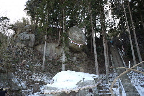 釣石神社1