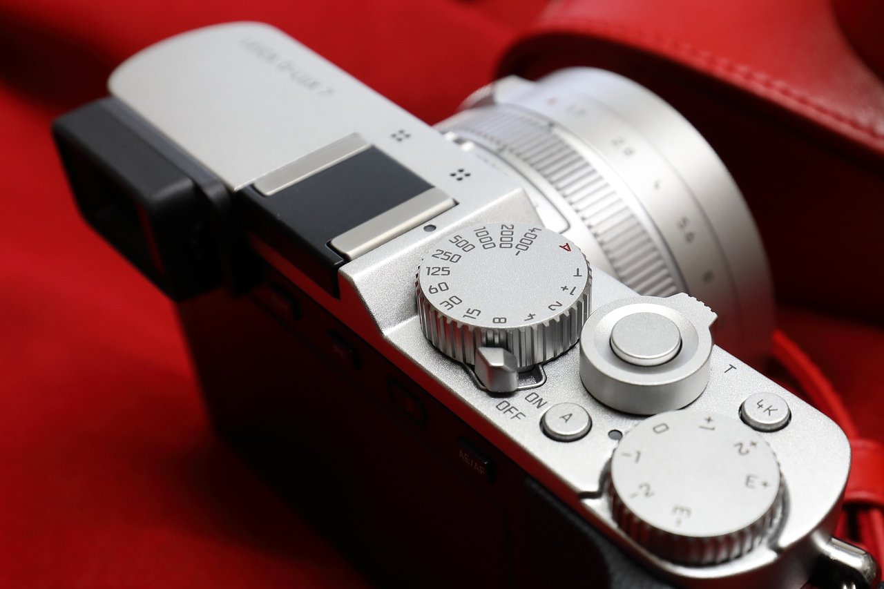 Leica D Lux7 雨の日だからジャズでも勉強しよう Leica D Lux7 雨の日だからジャズでも勉強しよう