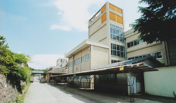 school003