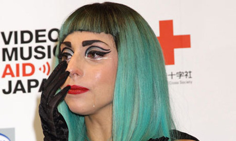 110620_Lady-Gaga-tears-japan