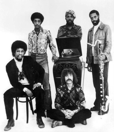 Herbie_Hancock_and_The_Headhunters_1975