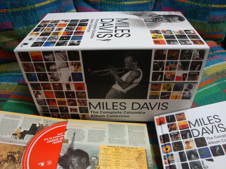 Miles box002