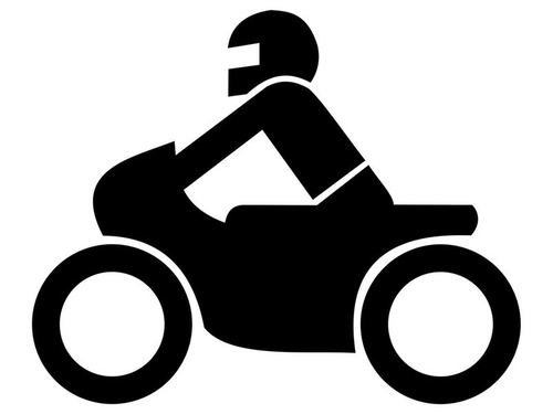 前を走るバイクの男の背中