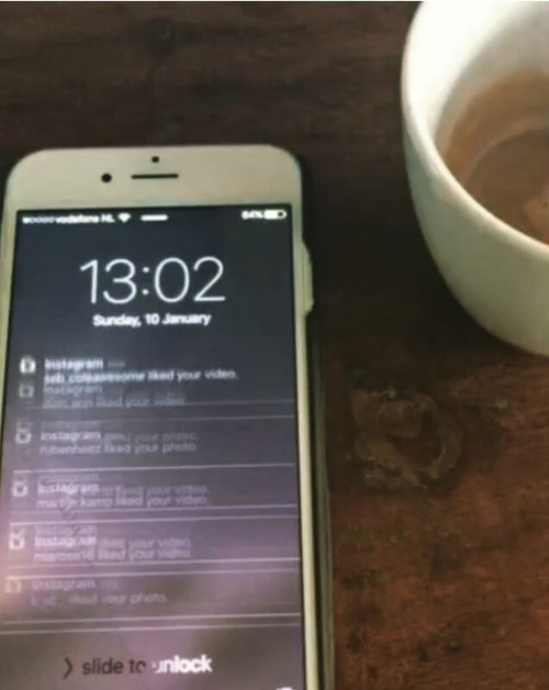 フォロワー800万人の通知画面01