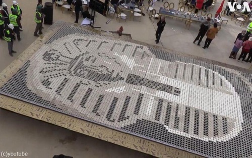 7260杯のコーヒーで「ツタンカーメン」03