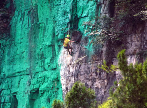 中国人「風水的に白い崖はよくない」01