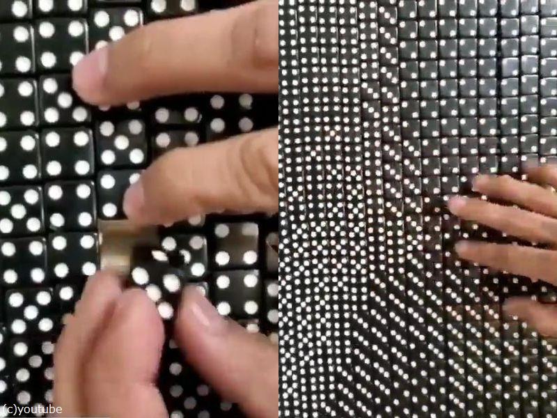 サイコロで作ったモザイクアート（チャールズ・チャップリン