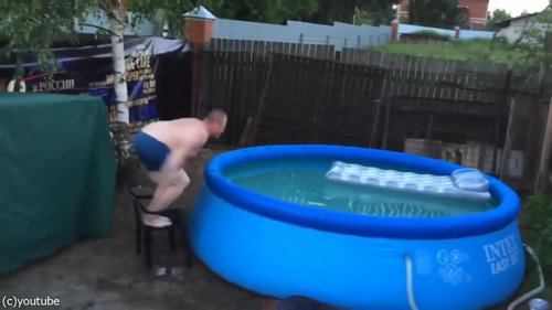 プールへの飛び込みはフォームが全て03