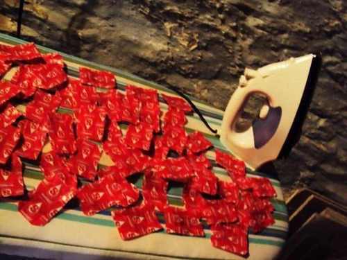 キャンディの包み紙でドレス01