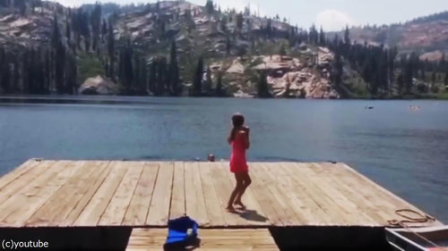 海に飛び込まない少女04