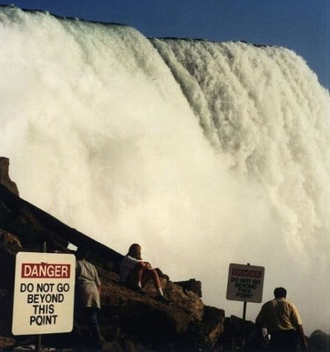 疑問を感じる標識05