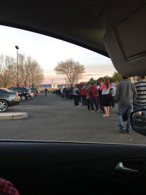 ブラックフライデーのターゲット店前01