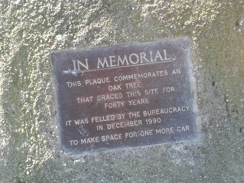 ビクトリア大学のプレート01