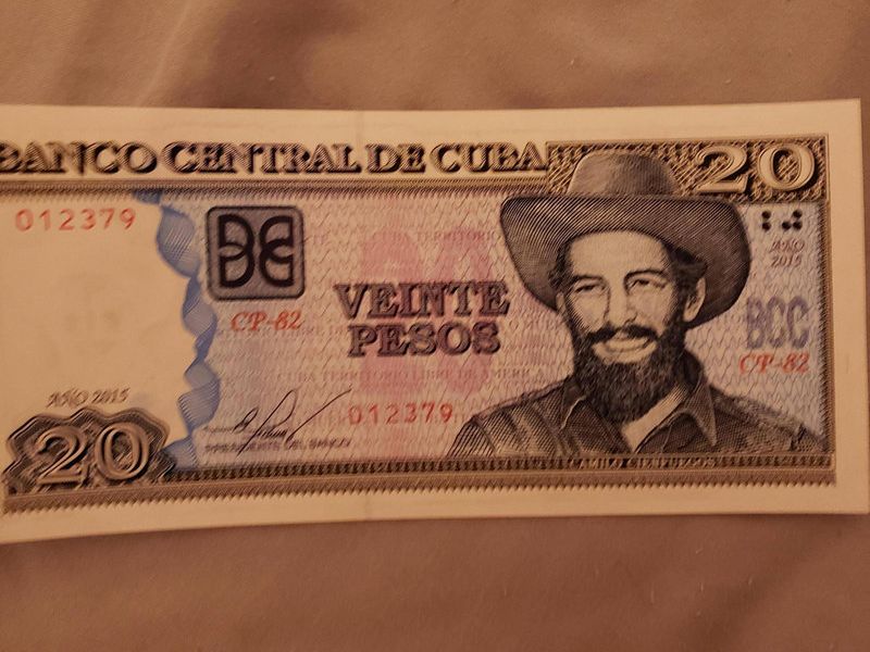 世界の全ての国の紙幣を持っているのでベッドに並べてみた 海外の反応 らばq 世界の全ての国の紙幣を持っているのでベッドに並べてみた 海外の反応 らばq