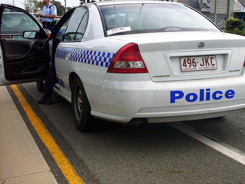 車に32インチのテレビを搭載して逮捕00