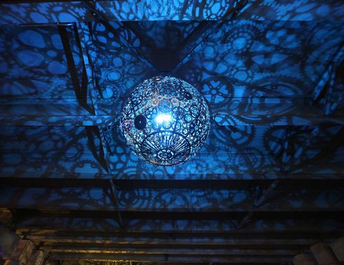 自転車のパーツでシャンデリア01