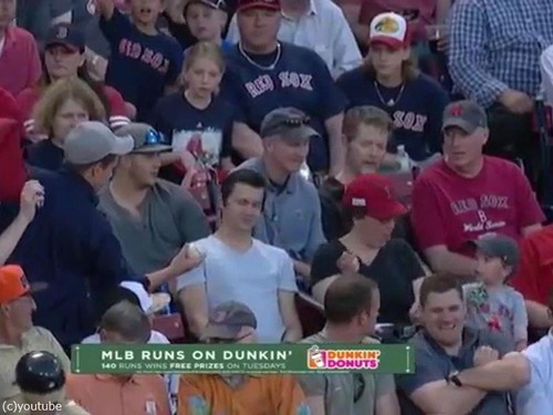 球場でボールをもらった男性の粋な行動05