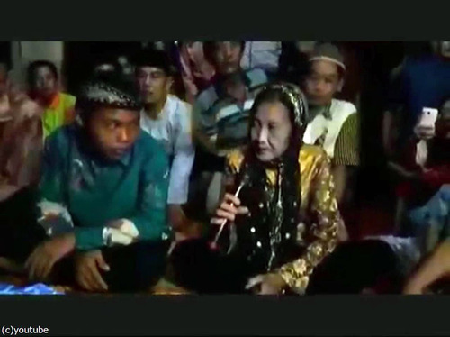 16歳少年と71歳女性が結婚03