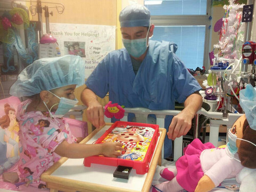 2歳児が医者とオペ・ゲーム01