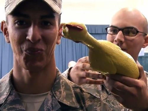 米軍の深刻なテスト「拷問チキン」01