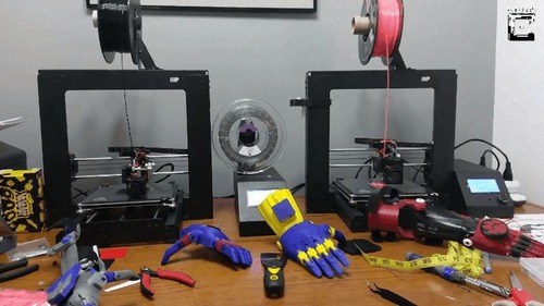 3Dプリンターで息子の義手を作るパパ03