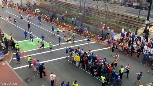 マラソン中の道路をどうやって渡るか04