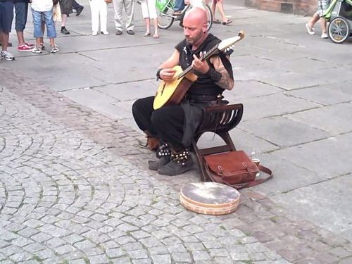 フランスの美声を持つストリートパフォーマー01