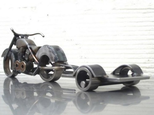 工具を溶接したアート18