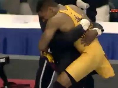 片足のレスリング・チャンピオン01