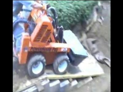 ブルドーザーで階段を降りて見た結末