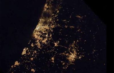 宇宙ステーションから見た世界の大都市の夜景15