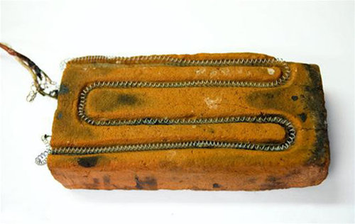 刑務所でこっそりつくられたデバイス08