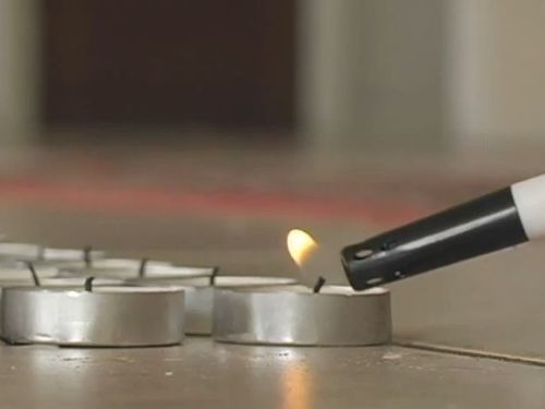 ろうそくの火でストップモーションアニメ