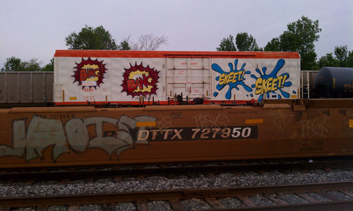 電車で見た最高の落書き07