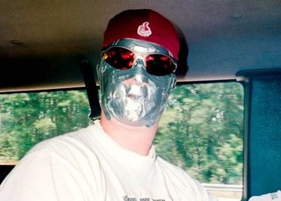 テープで変顔03