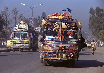 パキスタンのデコトラ06
