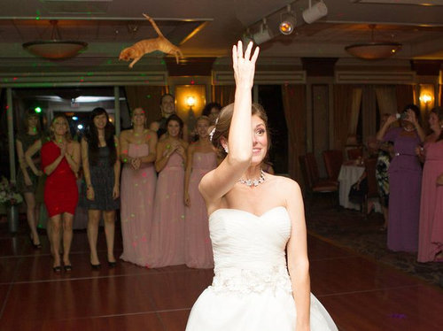 結婚式のブーケを猫に04