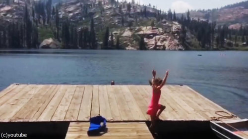 海に飛び込まない少女06