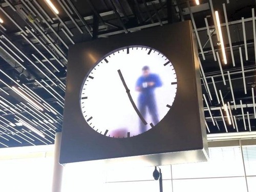 アムステルダム空港の手書き時計04