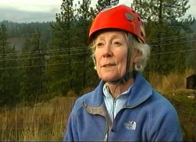 子猫を60歳のおばあちゃんが救出01