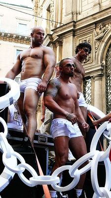 イタリア