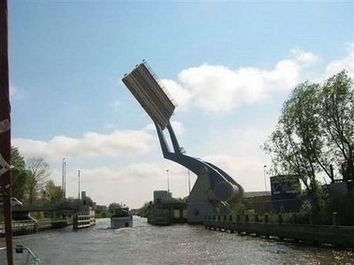 オランダの強引過ぎる架け橋03