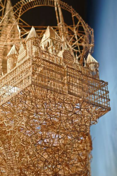35年の月日をかけて10万本のつまようじを組み上げた壮大なアート らばq