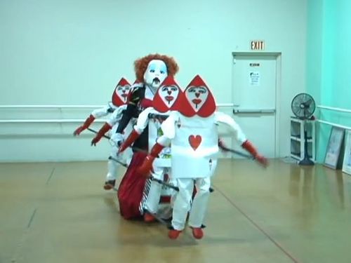 クセになってくる「ダンシングクイーン」01