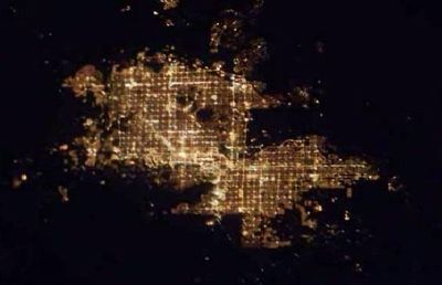 宇宙ステーションから見た世界の大都市の夜景20