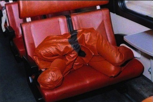 怪しげな隠れ方05