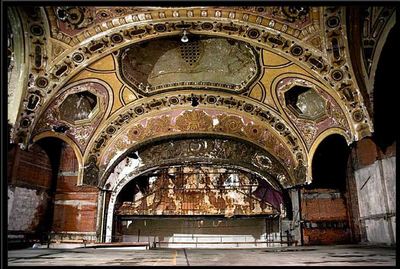 廃墟となった劇場10