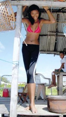 身長2メートルを越す美少女04