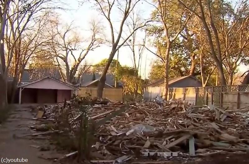 テキサス州の解体業者 間違えて古い家をペチャンコにする 家主 ウソでしょ らばq