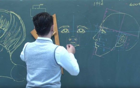 この美術教師 黒板に描く絵のスキルが 尋常ではない らばq